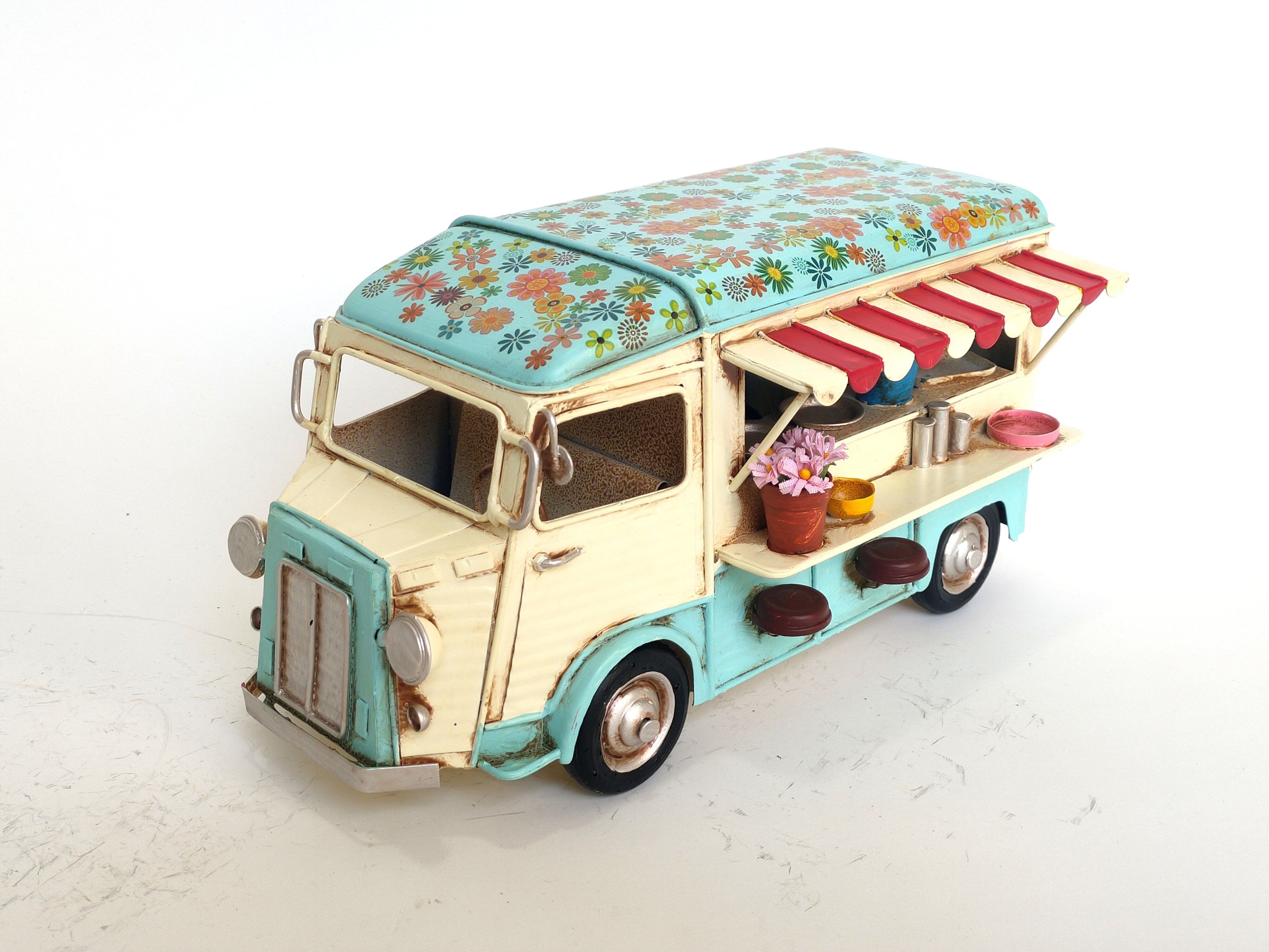 Handmade Retro Flower Café Van – Metal Decorative Food Truck Ornament