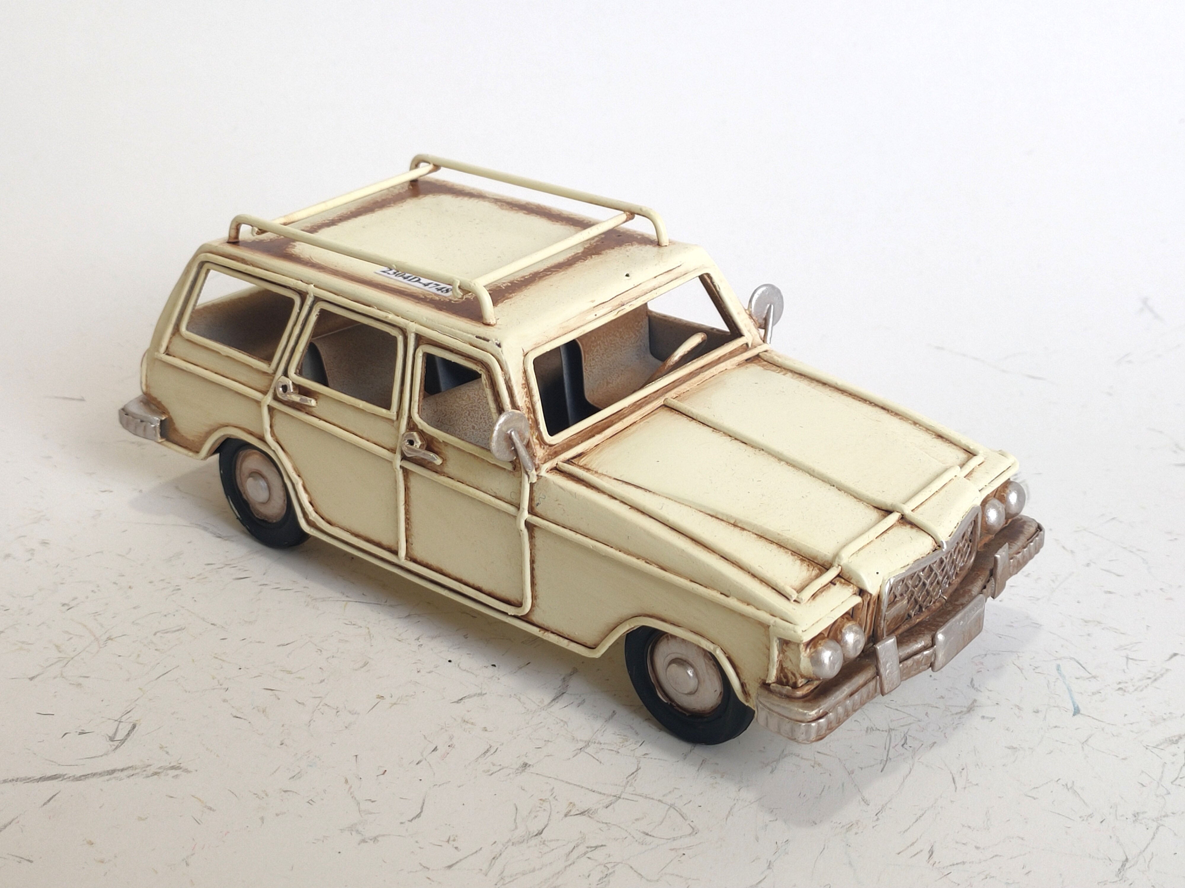 Vintage Metal Classic Wagon Cream