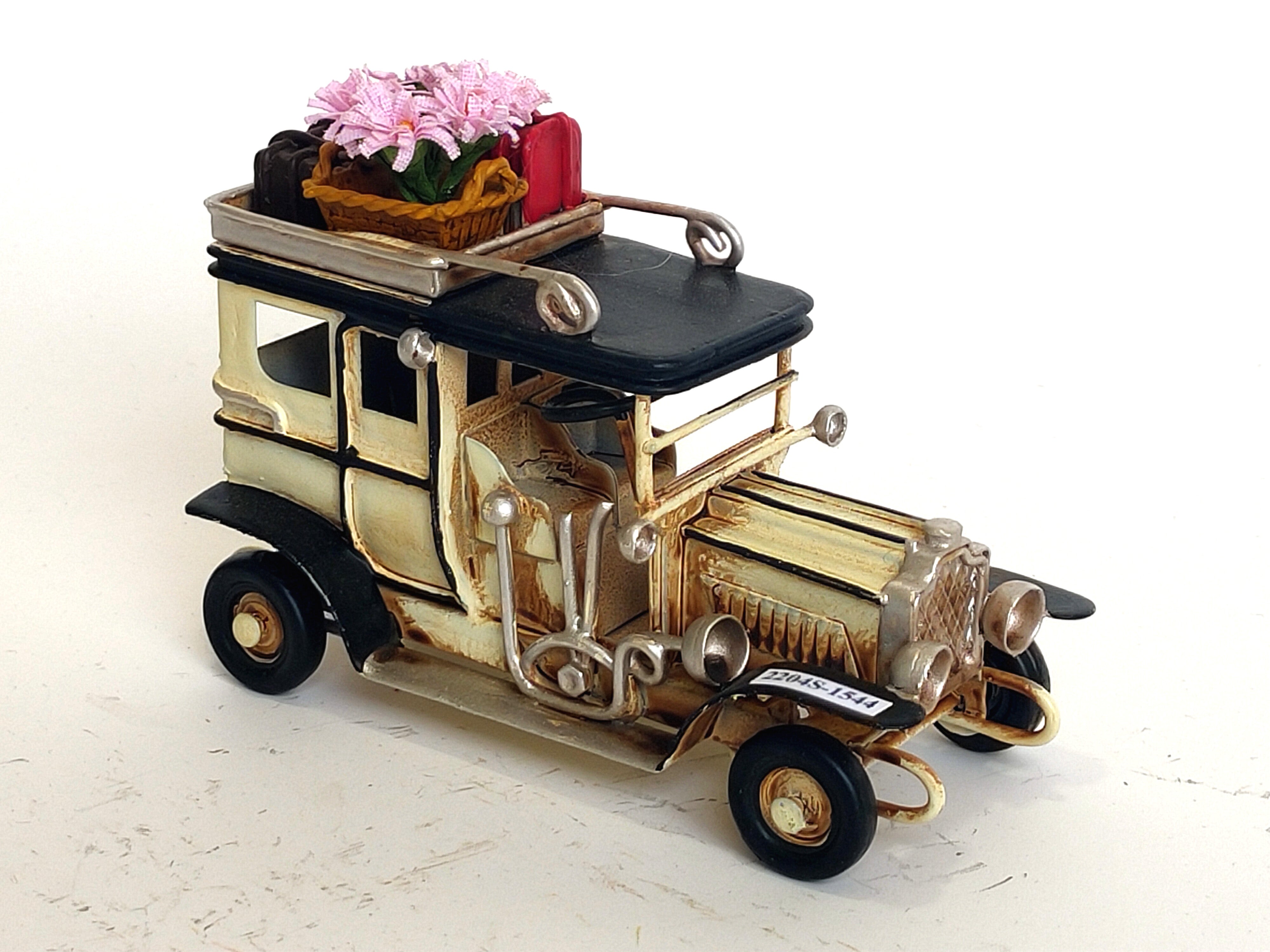 Vintage Town Car with Decoration Green & Cream